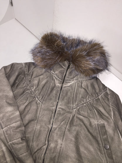 Command in color blouson