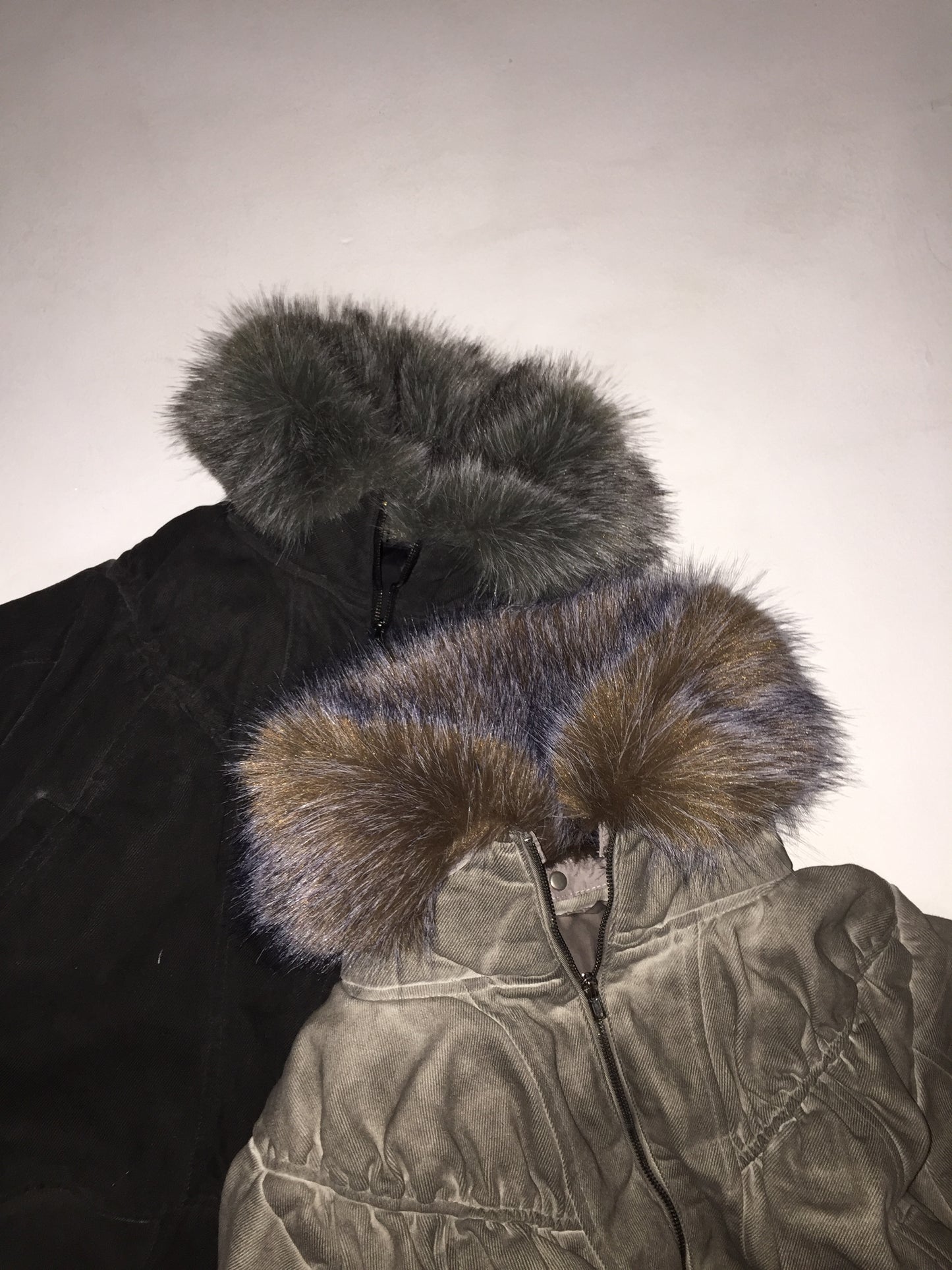 Command in color blouson