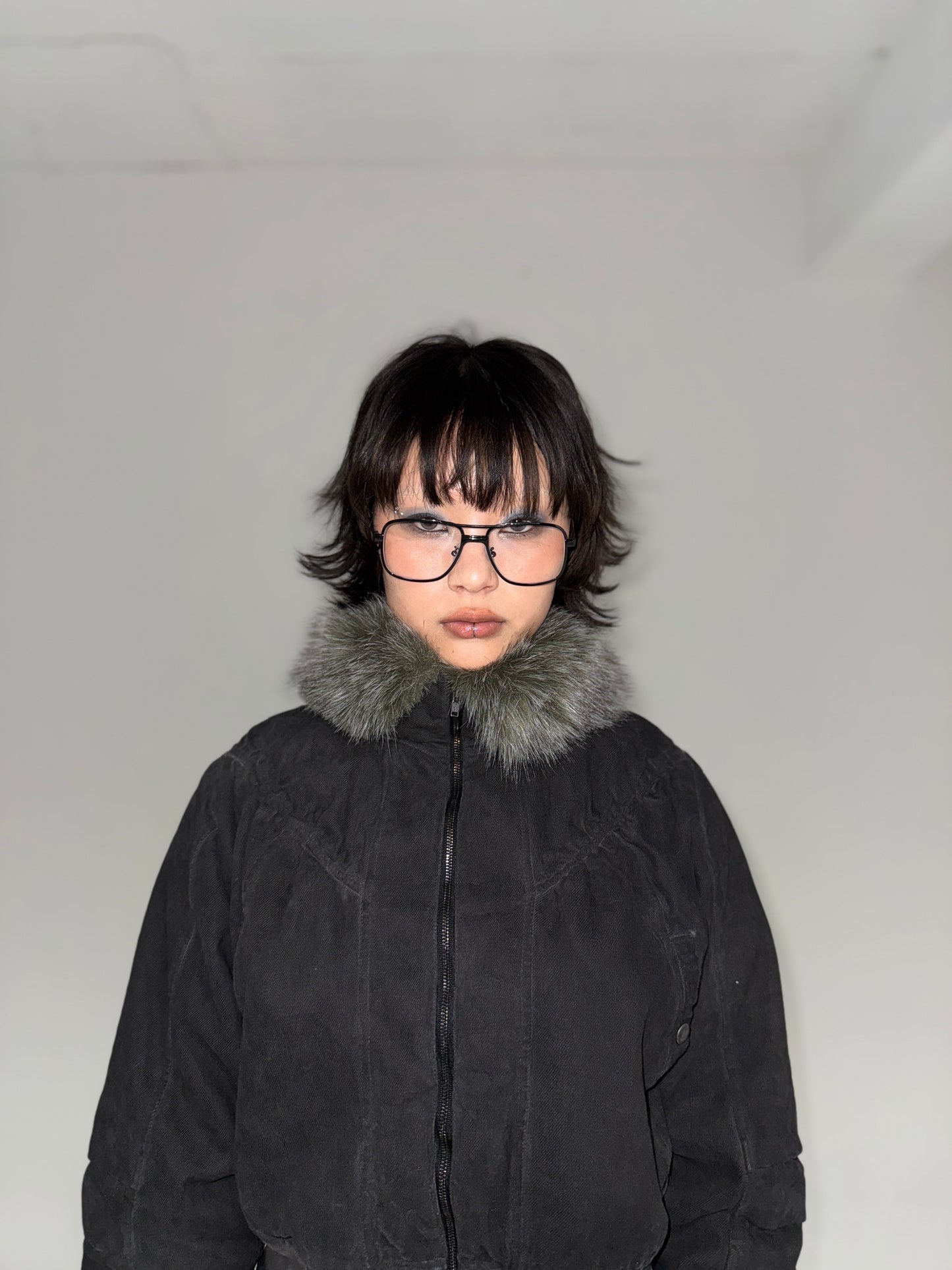 Command in color blouson